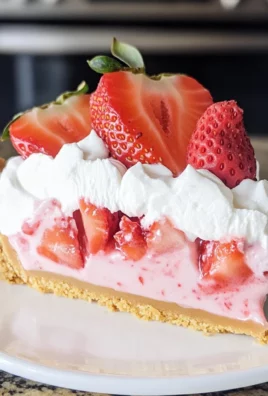 No-Bake Strawberry and Cream Pie