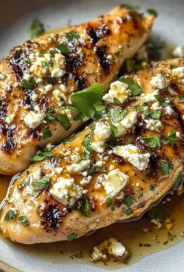 Hot Honey Feta Chicken Dish: A Deliciously Spicy and Savory Recipe