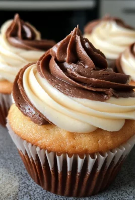 Perfect Swirl Cupcakes: Two-Tone Frosting Magic