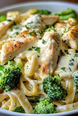 Creamy Chicken Broccoli Alfredo Pasta